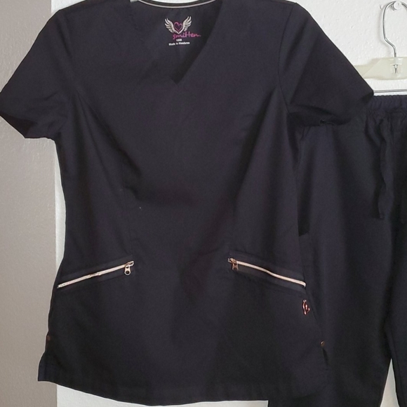 Scrubs - Picture 2 of 4